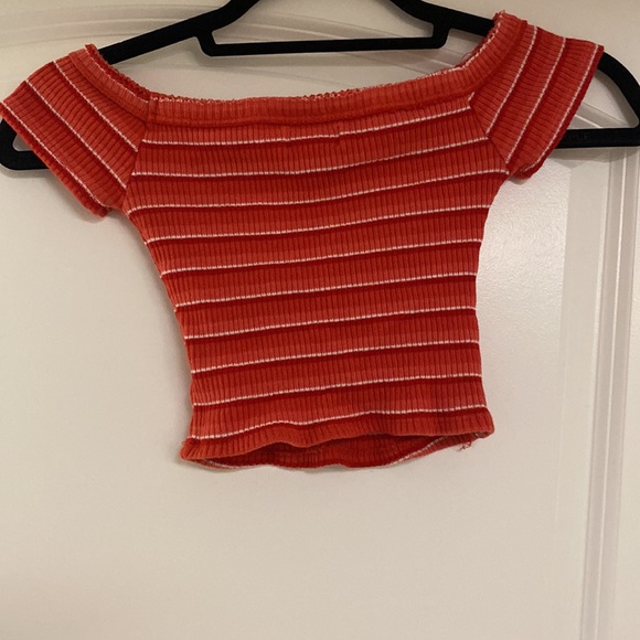 Urban Outfitters, XS, Red, Off The Shoulder Crop Top - Picture 2 of 4
